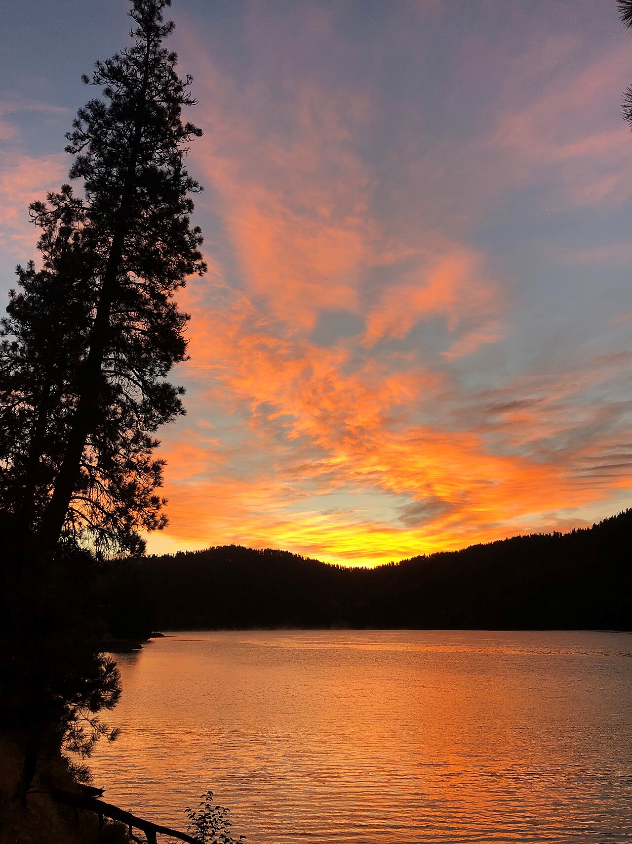 Sunset over Fernan Lake on the outskirts of Coeur d'Alene, Idaho.