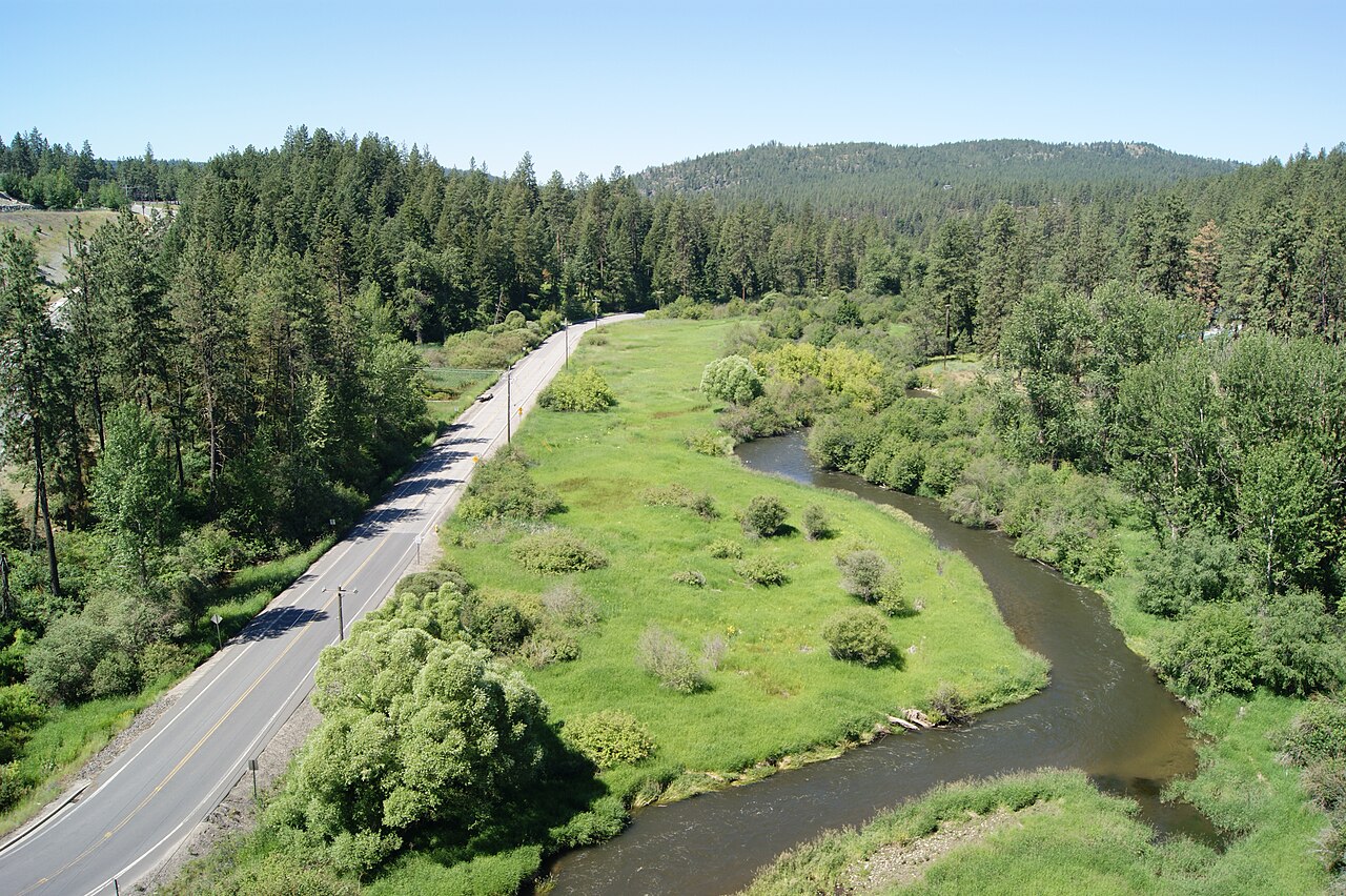 Little Spokane River and Dartford Drive viewed from the U.S. Route 395 bridge in Spokane County.