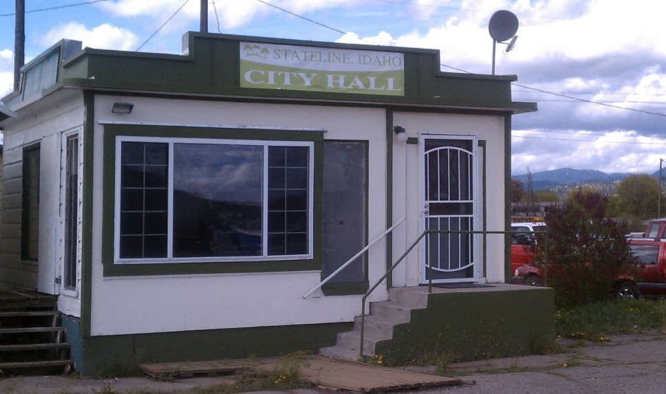 The former city hall in State Line, Idaho.